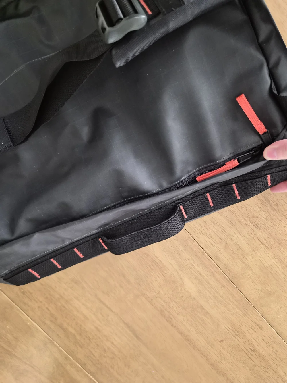 The North Face Voyager Base Camp Messenger Bag In Asphalt Gray/Vibrant Orange